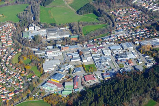 Sicht auf das Gewerbegebiet Atzenberg von oben.