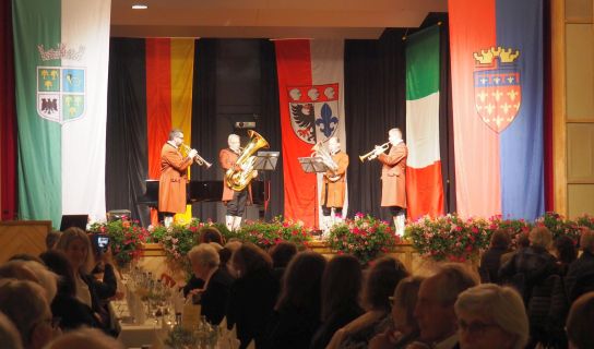 Vier Musiker auf der Bühne