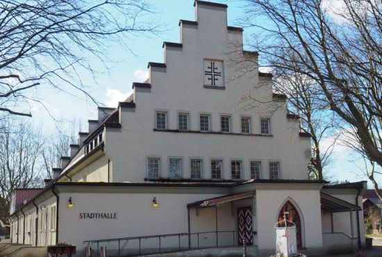 Stadthalle von außen