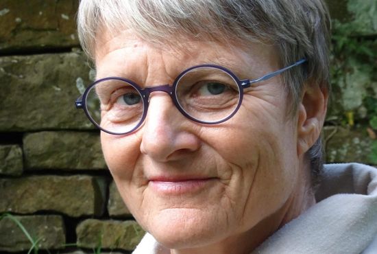 Eine Frau 