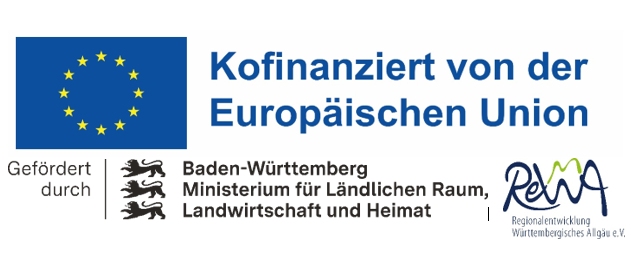 Logo der Europäischen Union mit dem Text "Kofinanziert von der Europäischen Union". Ergänzende Informationen über das Ministerium für Ländlichen Raum, Landwirtschaft und Heimat in Baden-Württemberg sowie die Organisation für Regionalentwicklung Württembergisches Allgäu e.V.