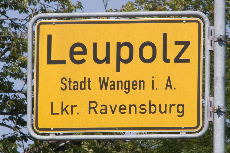 Ortsschild der Ortschaft Leupolz