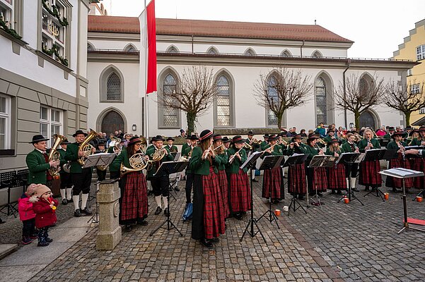 Musikverein Schwarzenbach spielt
