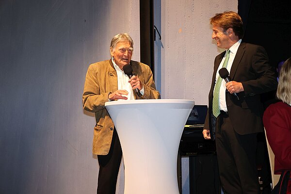 OB Michael Lang und Alt-OB Dr. Jörg Leist im Gespräch.