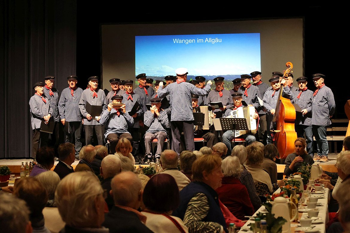 Shantychor auf der Bühne
