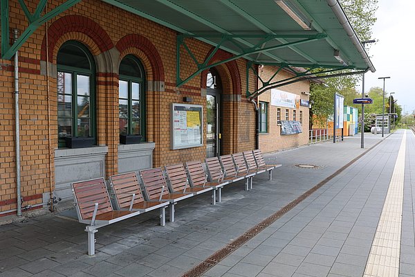 Eine Reihe neuer Wartesitze