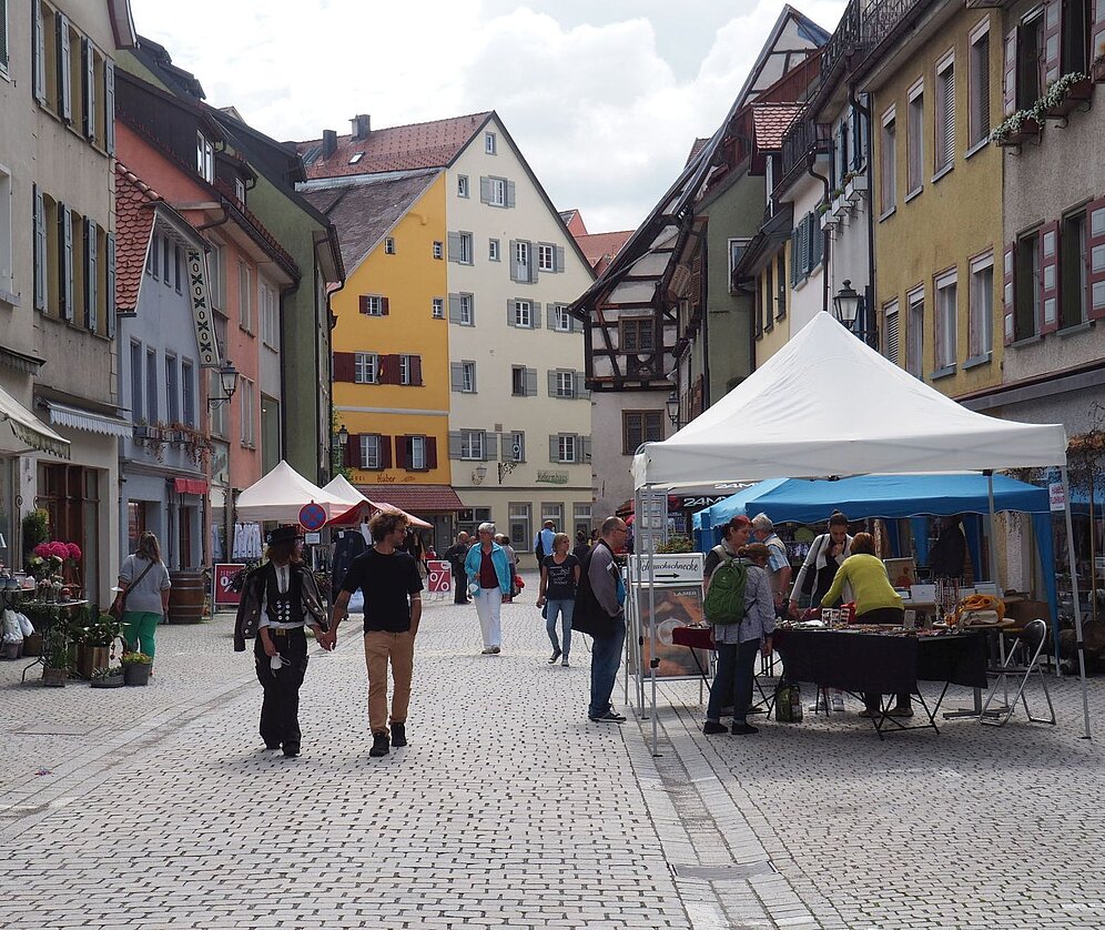 Schmiedstraße ohne Autos, aber mit Fußgängern