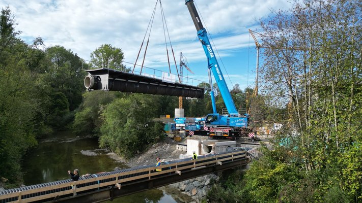 Brücke am Kran