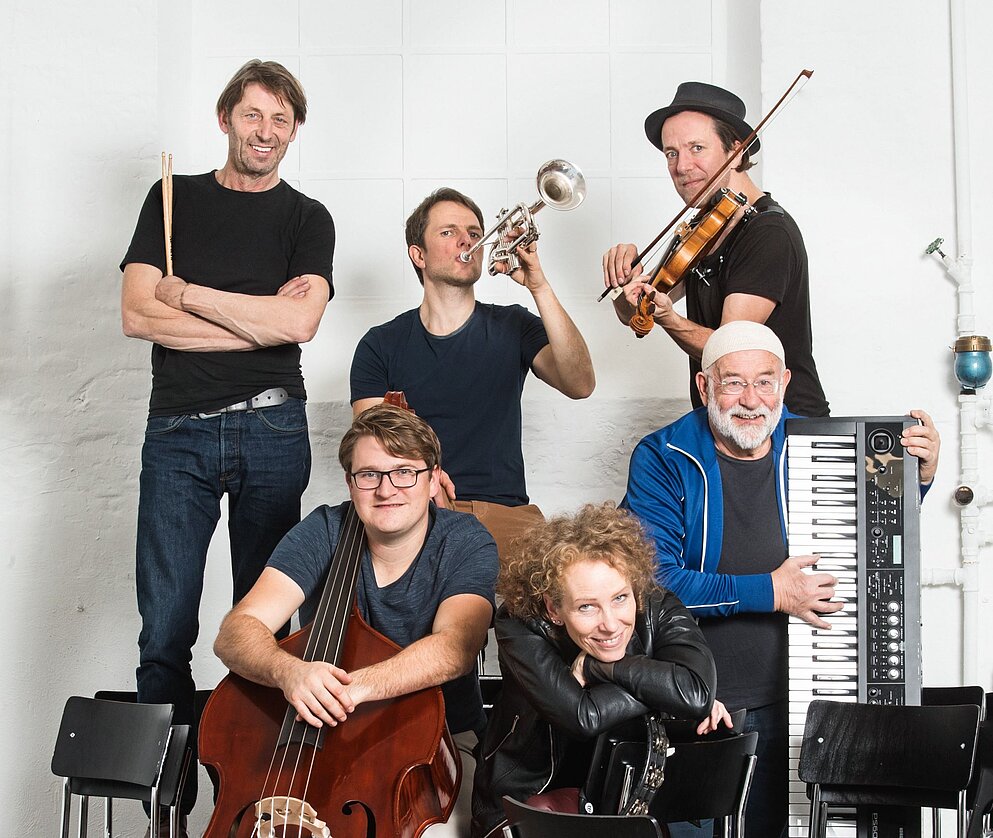 Fünf Musiker, eine Musikerin