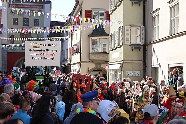 Feuerwehr spielt auf die Landesgartenschau an