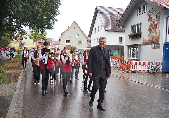 Jugendblasorchester spielt