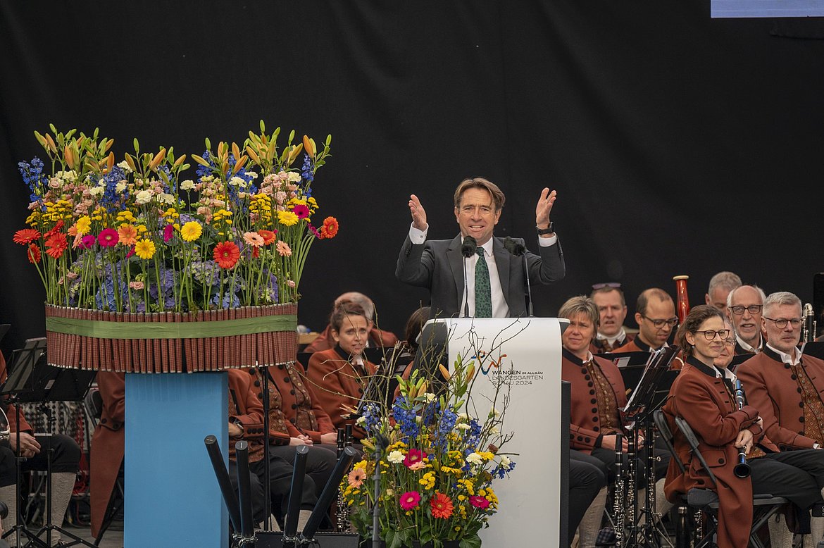 Oberbürgermeister Michael Lang spricht