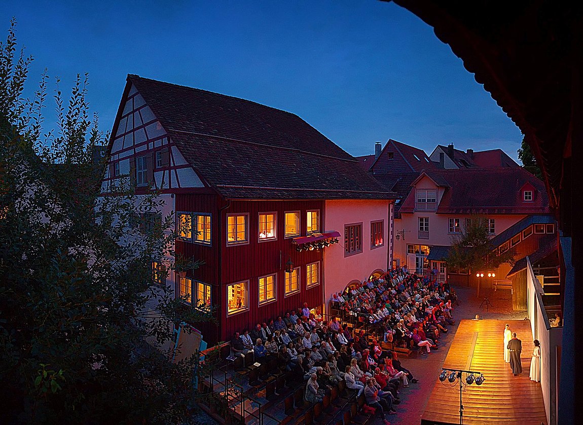 Blick in den Zunftwinkel am Abend von oben