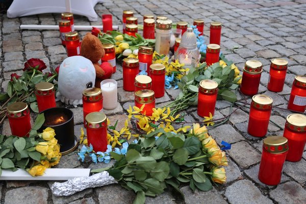 Grablichter auf dem Marktplatz