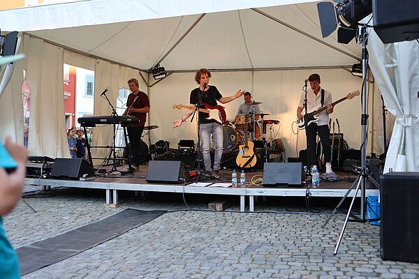 BAnd