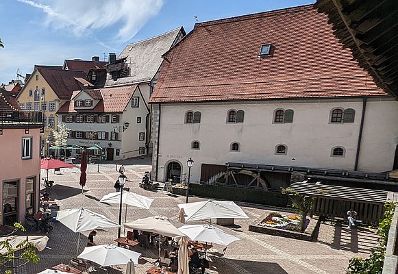 Ein Blick auf die Eselmühle vom Wehrgang aus.