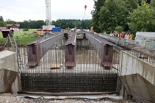 Brückenkonstruktion mit Stahlträgern