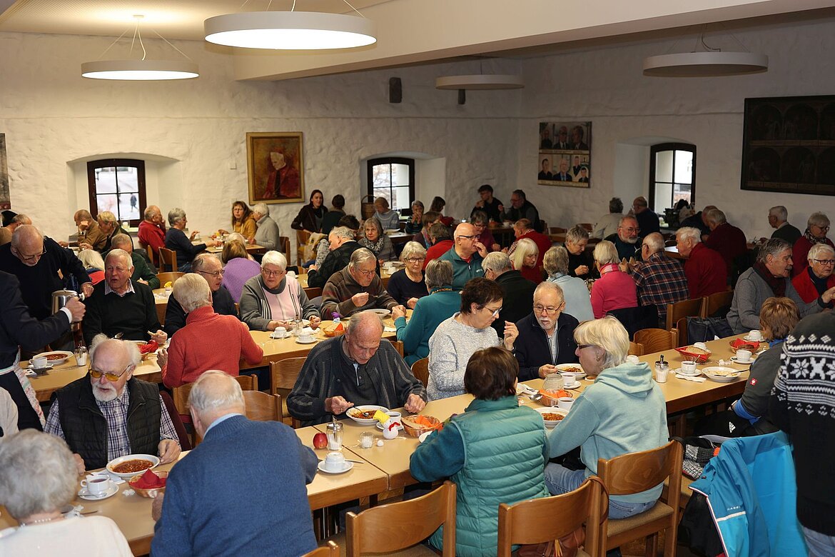 Volles Haus beim Suppentöpfle
