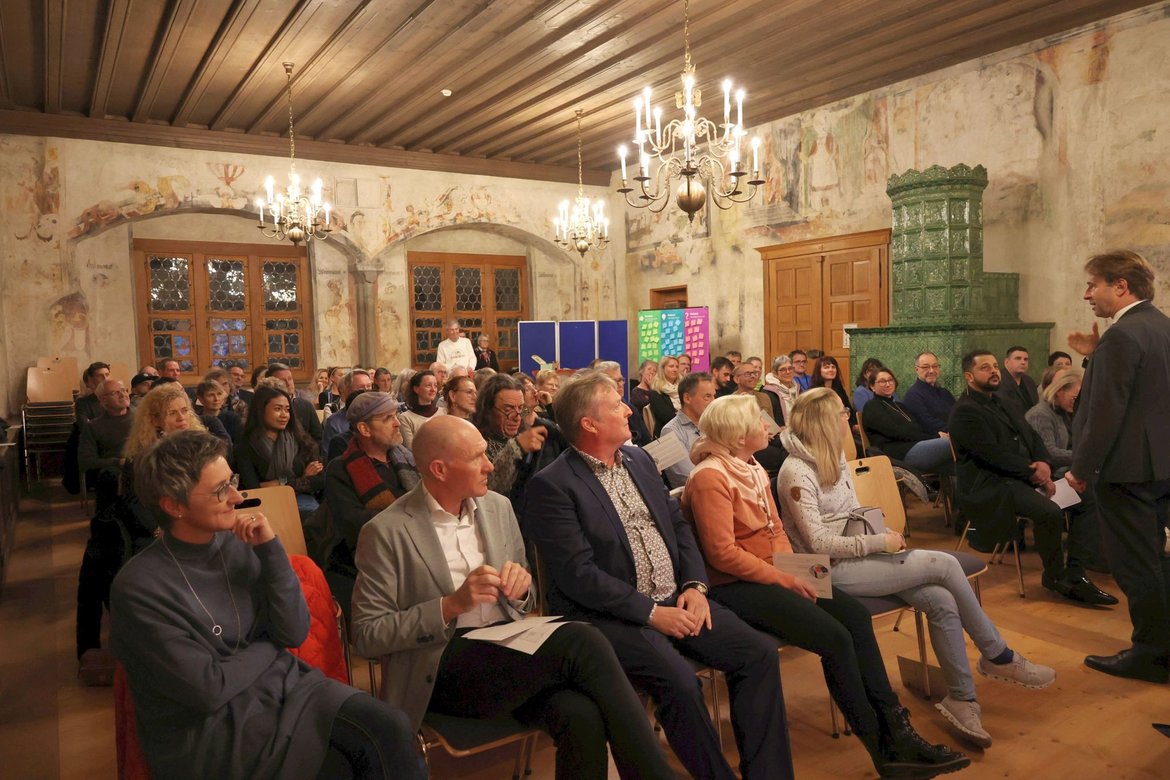 Voller Weberzunftsaal